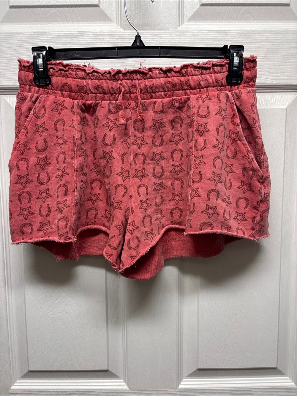 Range by Rock & Roll Denim Distressed Red Star & Horseshoe Print Shorts Large